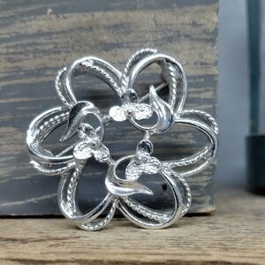 Sarah Coventry Silver Floral Brooch